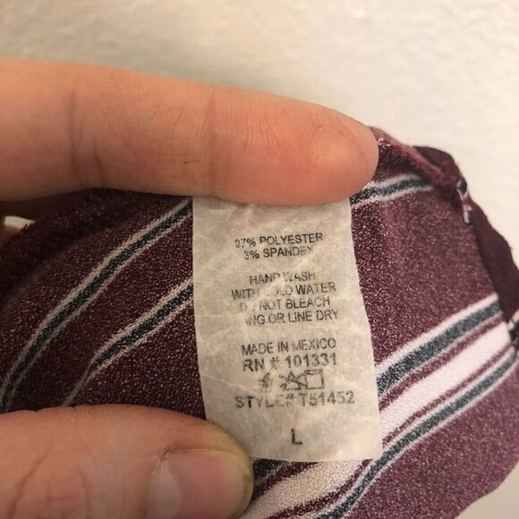 Charlotte Russe burgundy striped crop top blouse back zipper ruffled sleeve L - Picture 13 of 14